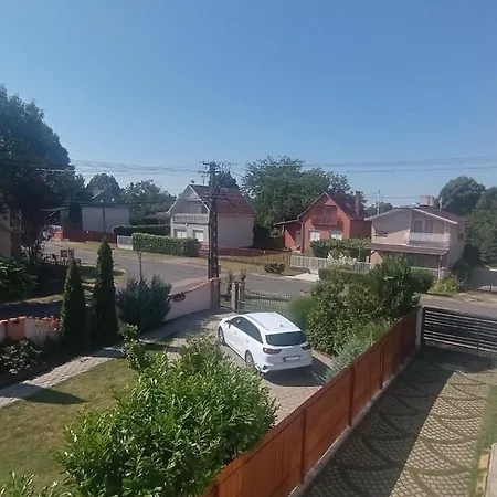 Roberto شقة *